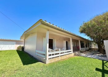 Casa à venda com 231m², 3 quartos, 2 suítes, 2 vagas no bairro Noiva do Mar em Xangri-Lá