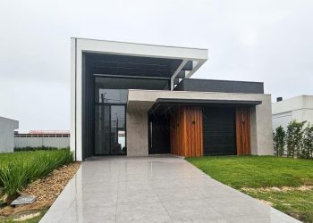 Casa em Condomínio à venda com 150m², 4 quartos, 4 suítes, 2 vagas no bairro Condomínio Blue em Xangri-Lá