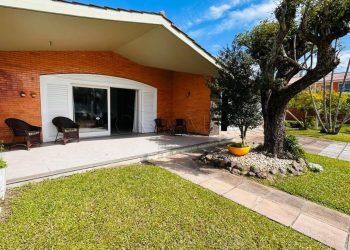 Casa à venda com 281m², 5 quartos, 3 vagas no bairro Atlântida em Xangri-Lá