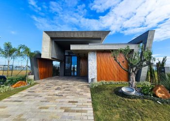 Casa em Condomínio à venda com 204m², 4 quartos, 4 suítes, 2 vagas no bairro Condomínio Amare em Xangri-Lá