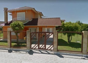 Casa à venda com 292m², 4 quartos, 2 suítes, 2 vagas no bairro Rainha do Mar em Xangri-Lá