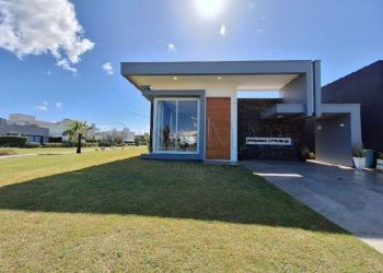 Casa em Condomínio à venda com 238m², 4 quartos, 4 suítes, 2 vagas no bairro Condomínio Riviera em Xangri-Lá