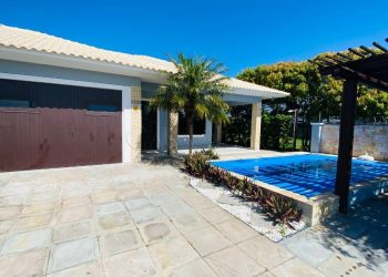 Casa à venda com 170m², 4 quartos, 3 suítes, 1 vaga no bairro Centro em Xangri-Lá