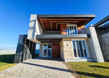 Casa em Condomínio à venda com 250m², 4 quartos, 4 suítes, 2 vagas no bairro Condomínio Amare em Xangri-Lá