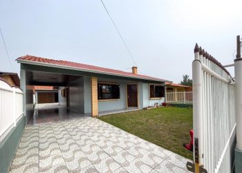 Casa à venda com 206m², 3 quartos, 1 suíte, 2 vagas no bairro Rainha do Mar em Xangri-Lá