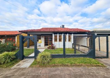 Casa à venda com 194m², 3 quartos, 1 suíte, 2 vagas no bairro Centro em Xangri-Lá