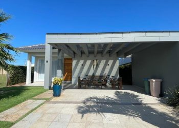 Casa em Condomínio à venda com 383m², 3 quartos, 3 suítes, 2 vagas no bairro Condomínio Riviera em Xangri-Lá