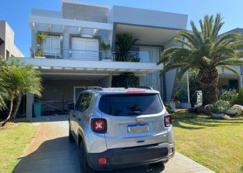 Casa em Condomínio à venda com 280m², 5 quartos, 5 suítes, 2 vagas no bairro Condomínio Enseada Lagos em Xangri-Lá