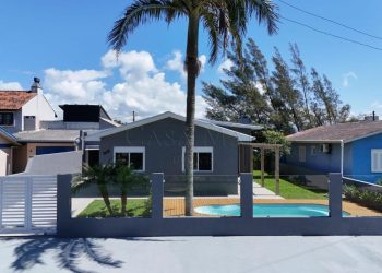 Casa à venda com 154m², 4 quartos, 2 vagas no bairro Maristela em Xangri-Lá