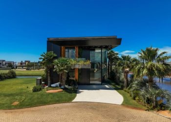 Casa em Condomínio à venda com 480m², 6 quartos, 6 suítes, 4 vagas no bairro Condomínio Sense em Xangri-Lá