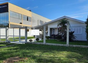 Casa à venda com 160m², 3 quartos, 2 vagas no bairro Guará em Xangri-Lá