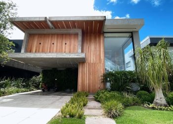 Casa em Condomínio à venda com 450m², 5 quartos, 5 suítes, 4 vagas no bairro Condomínio Sense em Xangri-Lá