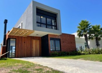 Casa em Condomínio à venda com 183m², 4 quartos, 4 suítes, 2 vagas no bairro Condomínio Riviera em Xangri-Lá