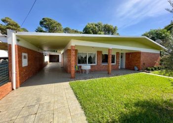 Casa para comprar ou alugar com 282m², 3 quartos, 1 suíte, 2 vagas no bairro Atlântida em Xangri-Lá