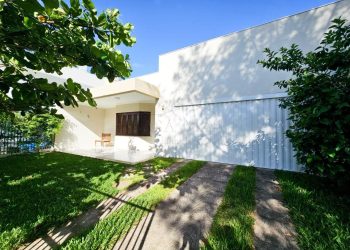Casa à venda com 167m², 3 quartos, 2 suítes, 2 vagas no bairro Noiva do Mar em Xangri-Lá