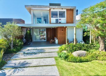 Casa em Condomínio à venda com 250m², 4 quartos, 4 suítes, 2 vagas no bairro Condomínio Riviera em Xangri-Lá