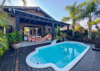 Casa à venda com 198m², 3 quartos, 3 suítes, 2 vagas no bairro Atlântida em Xangri-Lá