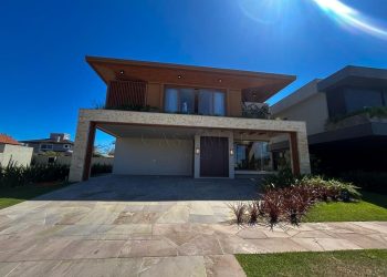 Casa em Condomínio à venda com 420m², 6 quartos, 6 suítes, 2 vagas no bairro Condomínio Los Cobos em Xangri-Lá