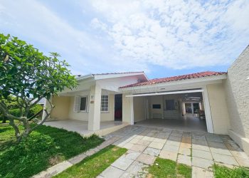 Casa para comprar ou alugar com 187m², 4 quartos, 1 suíte, 3 vagas no bairro Centro em Xangri-Lá