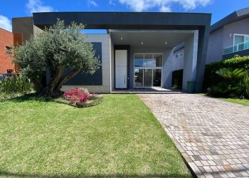 Casa em Condomínio à venda com 240m², 4 quartos, 4 suítes, 2 vagas no bairro Condomínio Enseada Lagos em Xangri-Lá