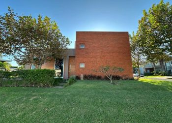 Casa em Condomínio à venda com 268m², 4 quartos, 4 suítes, 2 vagas no bairro Condomínio Enseada Lagos em Xangri-Lá