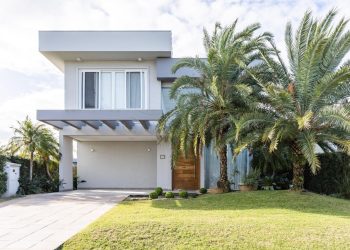 Casa em Condomínio à venda com 360m², 4 quartos, 4 suítes, 3 vagas no bairro Condomínio Enseada Lagos em Xangri-Lá