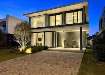 Casa em Condomínio à venda com 382m², 4 quartos, 4 suítes, 2 vagas no bairro Condomínio Sense em Xangri-Lá