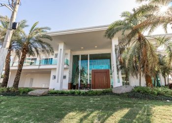 Casa em Condomínio à venda com 953m², 8 quartos, 8 suítes, 2 vagas no bairro Condomínio Enseada Lagos em Xangri-Lá