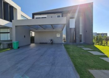 Casa em Condomínio à venda, 5 quartos, 5 suítes, 2 vagas no bairro Condomínio Sense em Xangri-Lá