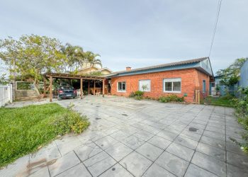 Casa à venda com 137m², 3 quartos, 2 vagas no bairro Atlântida em Xangri-Lá