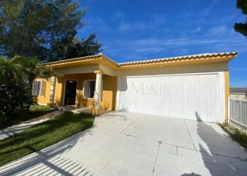 Casa para comprar ou alugar com 153m², 4 quartos, 2 suítes, 2 vagas no bairro Remanso em Xangri-Lá