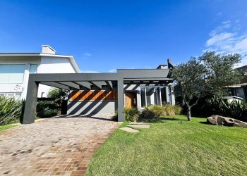 Casa em Condomínio à venda com 200m², 3 quartos, 3 suítes, 2 vagas no bairro Condomínio Enseada Lagos em Xangri-Lá