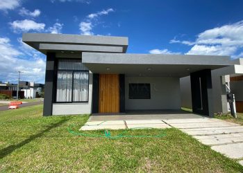 Casa em Condomínio à venda com 2m², 4 quartos, 4 suítes, 2 vagas no bairro Condomínio Riviera em Xangri-Lá