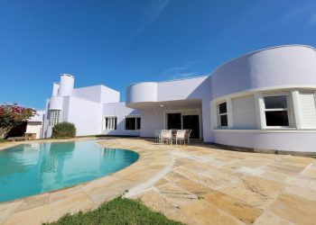 Casa à venda com 457m², 4 quartos, 2 suítes, 3 vagas no bairro Atlântida em Xangri-Lá