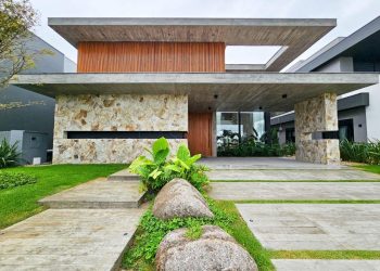 Casa em Condomínio à venda com 427m², 6 quartos, 6 suítes, 2 vagas no bairro Condomínio Sense em Xangri-Lá