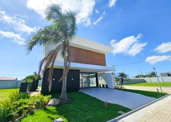 Casa em Condomínio à venda com 275m², 4 quartos, 4 suítes, 4 vagas no bairro Condomínio Amare em Xangri-Lá