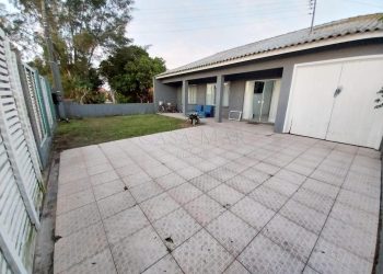 Casa à venda com 279m², 5 quartos, 1 suíte, 2 vagas no bairro Remanso em Xangri-Lá
