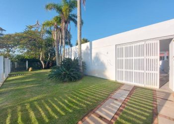 Casa à venda com 313m², 4 quartos, 4 suítes, 2 vagas no bairro Atlântida em Xangri-Lá