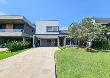 Casa em Condomínio à venda com 392m², 4 quartos, 4 suítes, 2 vagas no bairro Condomínio Enseada Lagos em Xangri-Lá