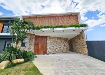 Casa em Condomínio à venda com 195m², 4 quartos, 4 suítes, 2 vagas no bairro Condomínio Sunset em Xangri-Lá