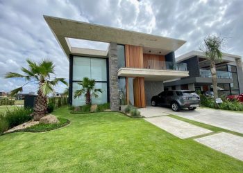 Casa em Condomínio à venda com 436m², 5 quartos, 5 suítes, 3 vagas no bairro Condomínio Sense em Xangri-Lá