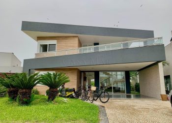 Casa em Condomínio à venda com 380m², 5 quartos, 5 suítes, 2 vagas no bairro Condomínio Riviera em Xangri-Lá