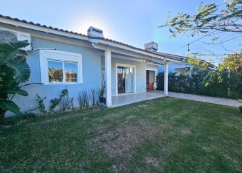 Casa à venda com 109m², 3 quartos, 1 suíte, 2 vagas no bairro Noiva do Mar em Xangri-Lá