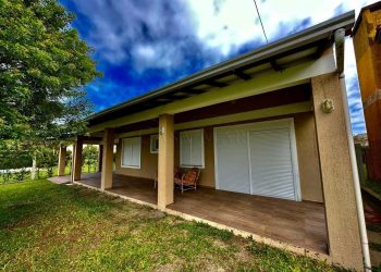 Casa para comprar ou alugar com 150m², 3 quartos, 2 suítes, 2 vagas no bairro Remanso em Xangri-Lá