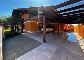 Casa à venda com 159m², 5 quartos, 1 suíte, 2 vagas no bairro Arpoador em Xangri-Lá