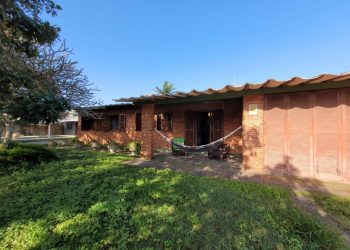 Casa à venda com 268m², 4 quartos, 2 vagas no bairro Atlântida em Xangri-Lá