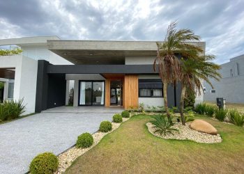 Casa em Condomínio à venda com 183m², 4 quartos, 4 suítes, 2 vagas no bairro Condomínio Riviera em Xangri-Lá