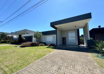 Casa em Condomínio à venda com 193m², 4 quartos, 4 suítes, 2 vagas no bairro Condomínio Riviera em Xangri-Lá