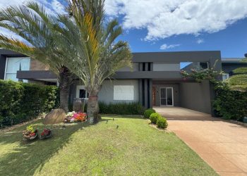 Casa em Condomínio à venda com 190m², 4 quartos, 4 suítes, 2 vagas no bairro Condomínio Riviera em Xangri-Lá