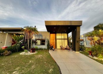 Casa em Condomínio à venda com 155m², 4 quartos, 4 suítes, 2 vagas no bairro Condomínio Riviera em Xangri-Lá